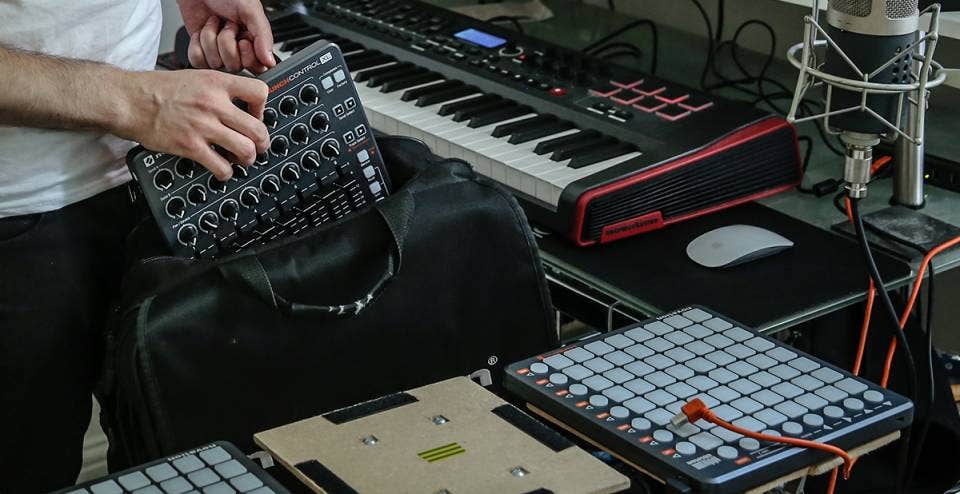 Novation 取り外せれ Launch Control XL コントローラー